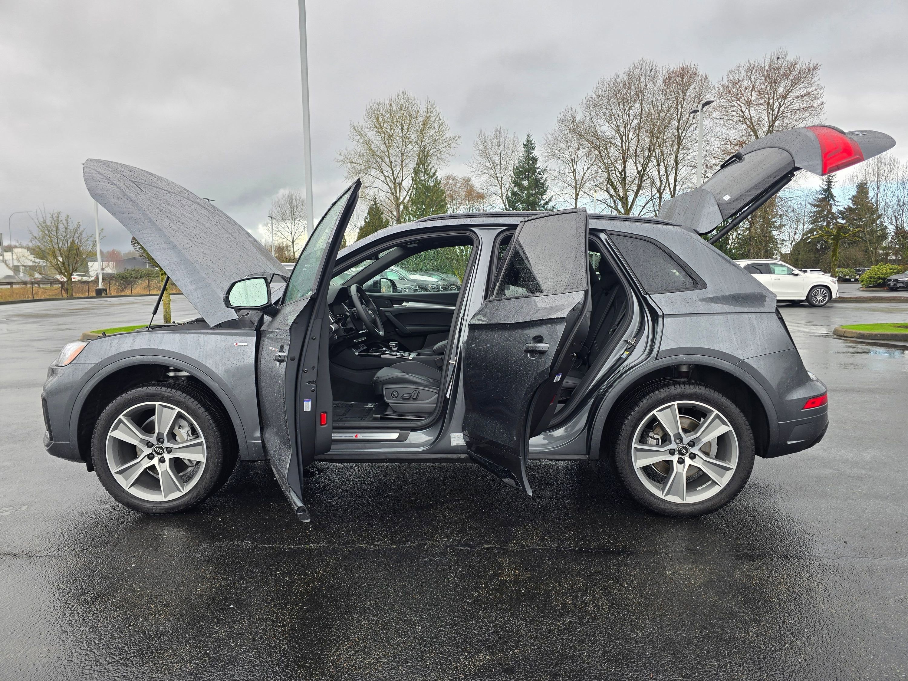 Certified 2025 Audi Q5 2.0T Premium w/ Convenience Plus Package image 12