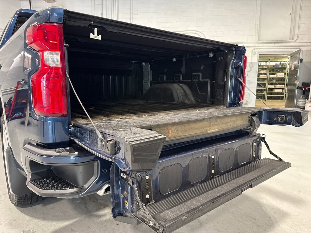 Used 2023 Chevrolet Silverado 1500 High Country w/ High Country Premium Package AWD/4WD image 48