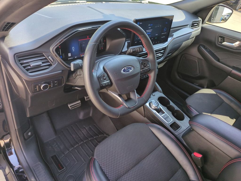 Used 2023 Ford Escape ST-Line w/ Tech Pack #1 FWD image 17