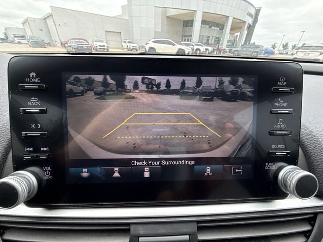 Used 2018 Honda Accord Touring image 17