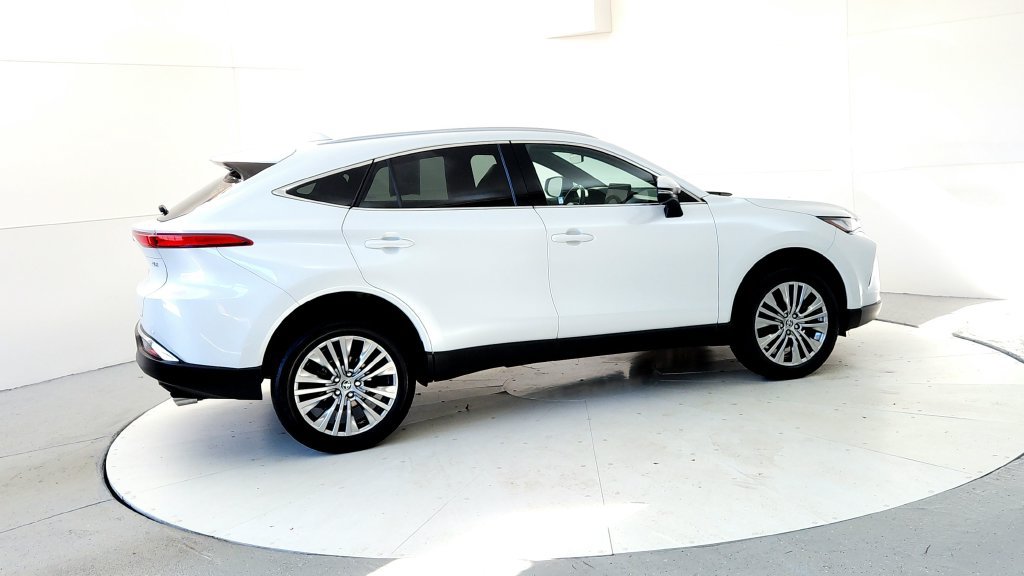 Certified 2023 Toyota Venza XLE AWD/4WD image 6