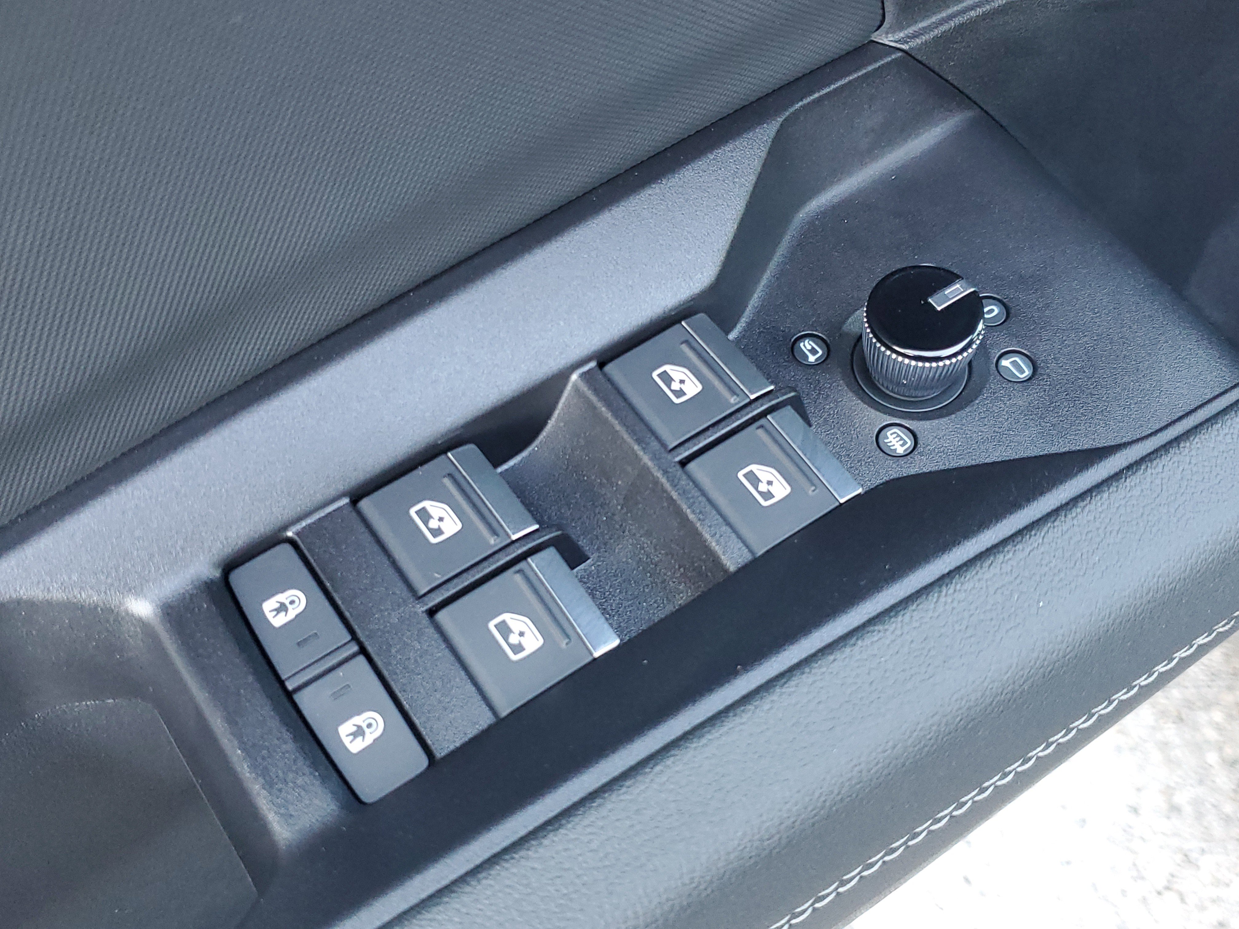 Used 2025 Audi Q4 e-tron Premium w/ Convenience Package image 28