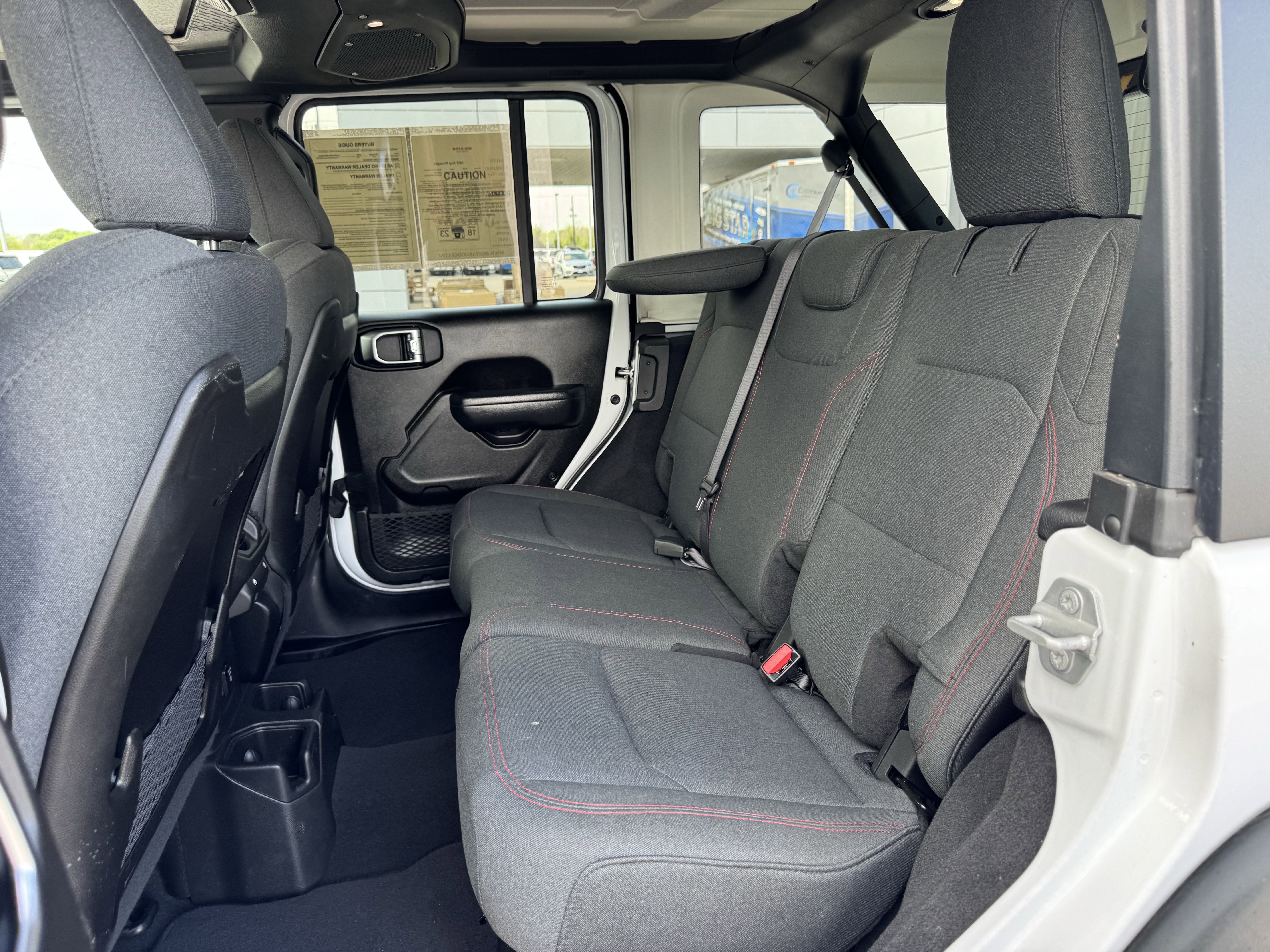 Used 2025 Jeep Wrangler Unlimited Rubicon image 28