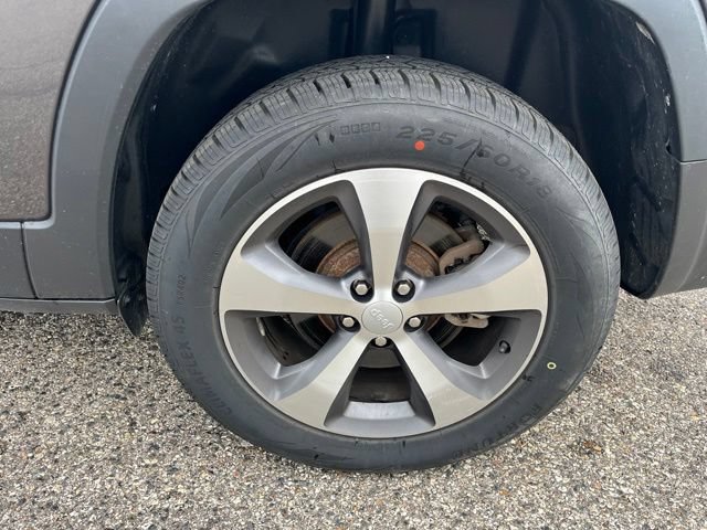 Used 2021 Jeep Cherokee Limited w/ Trailer Tow Group AWD/4WD image 8