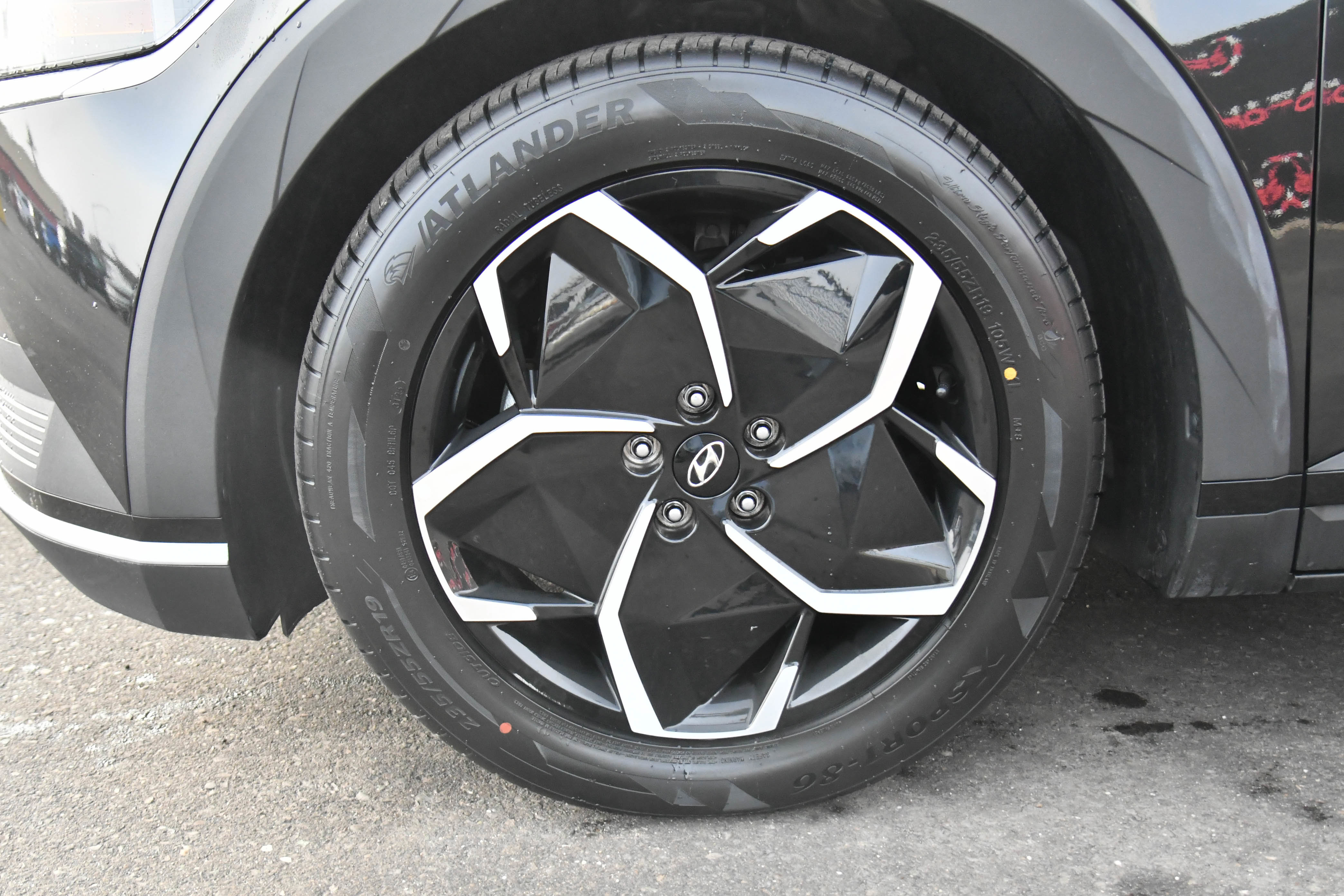 Used 2022 Hyundai Ioniq 5 SEL image 12