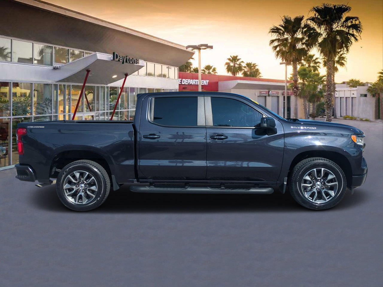 Used 2023 Chevrolet Silverado 1500 RST image 2
