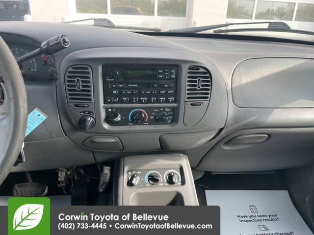 Used 2001 Ford Expedition XLT AWD/4WD image 16