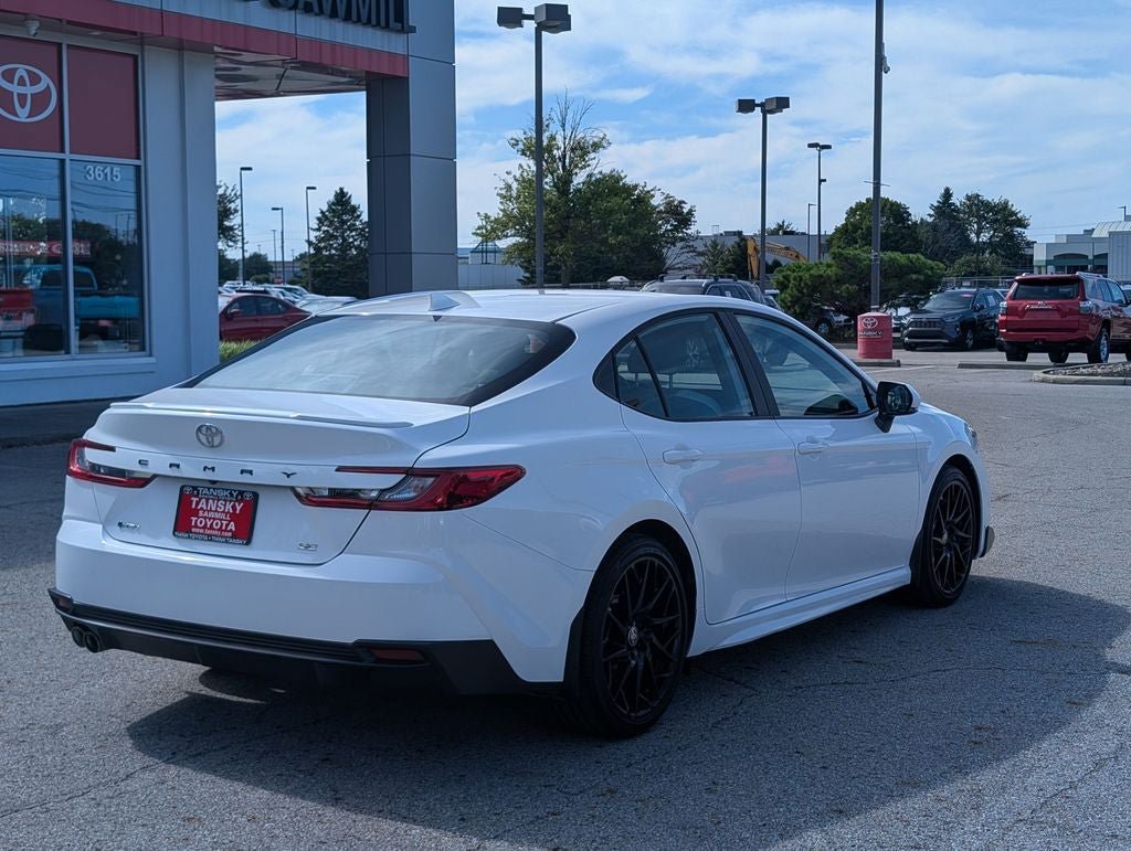 Used 2026 Toyota Camry SE FWD image 7