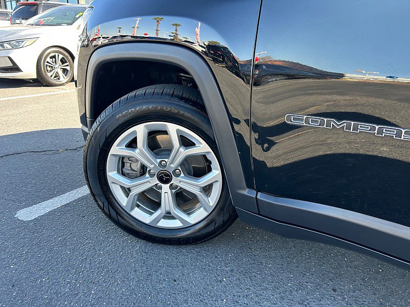 Used 2025 Jeep Compass Sport AWD/4WD image 7