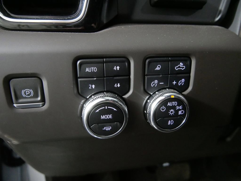 Used 2024 GMC Sierra 3500 Denali w/ Denali Reserve Package image 14