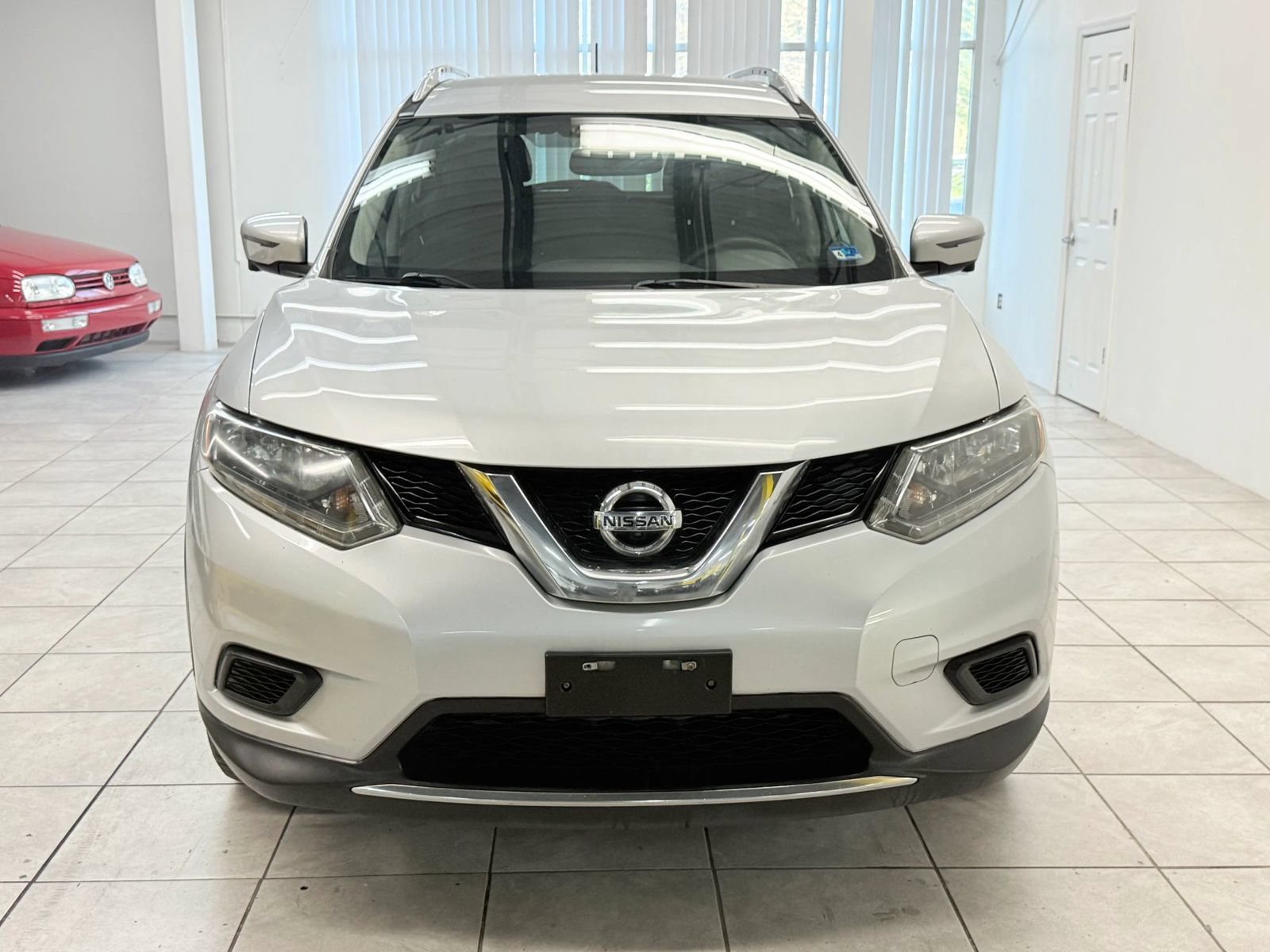 Used 2016 Nissan Rogue SV w/ SV Premium Package AWD/4WD image 2