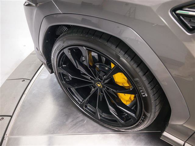 Used 2021 Lamborghini Urus image 14