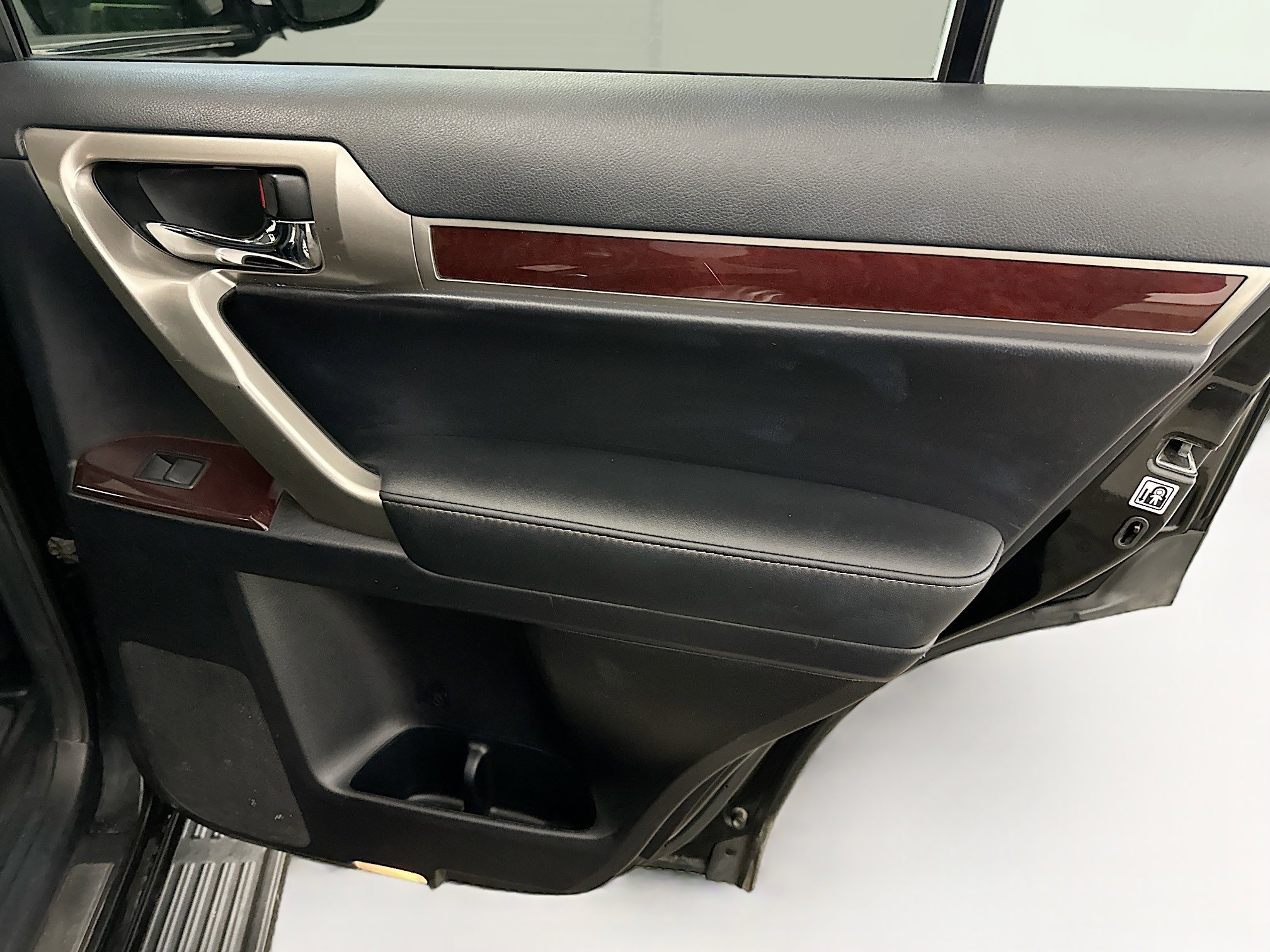 Used 2014 Lexus GX 460 image 33