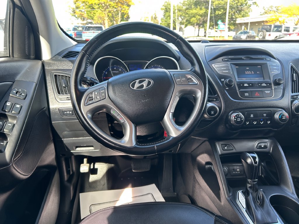 Used 2015 Hyundai Tucson SE AWD/4WD image 17