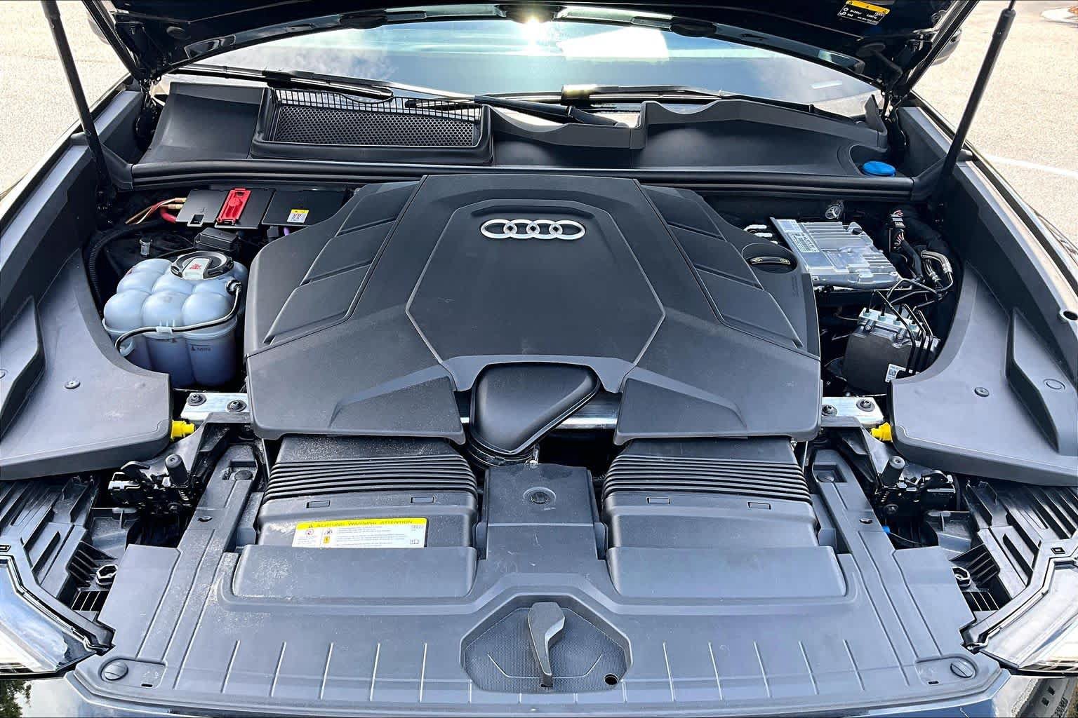 Used 2019 Audi Q8 Prestige AWD/4WD image 32