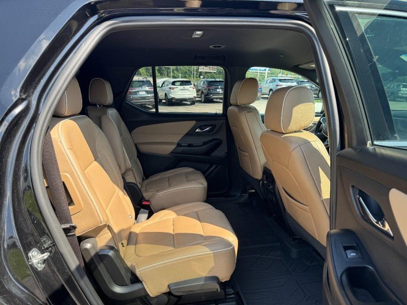 Used 2023 Chevrolet Traverse Premier w/ LPO, Floor Liner Package AWD/4WD image 10