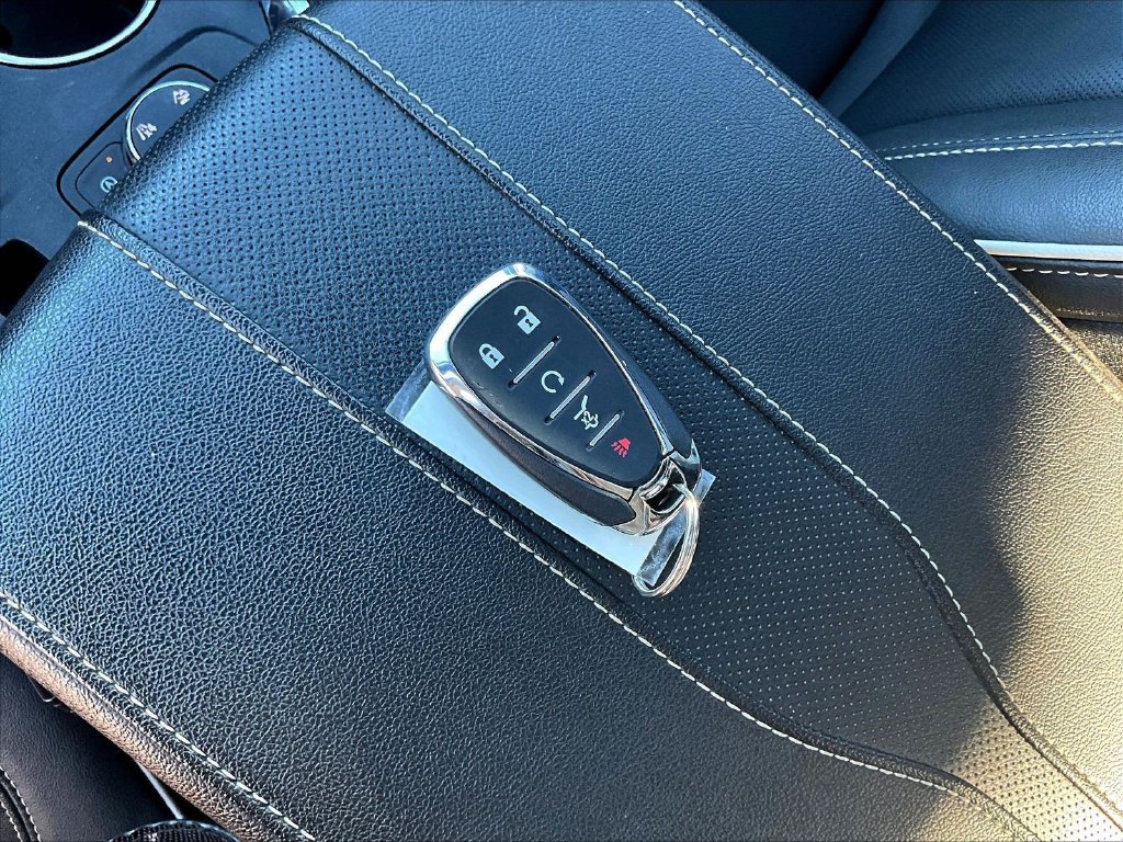 Used 2022 Chevrolet Traverse Premier AWD/4WD image 38