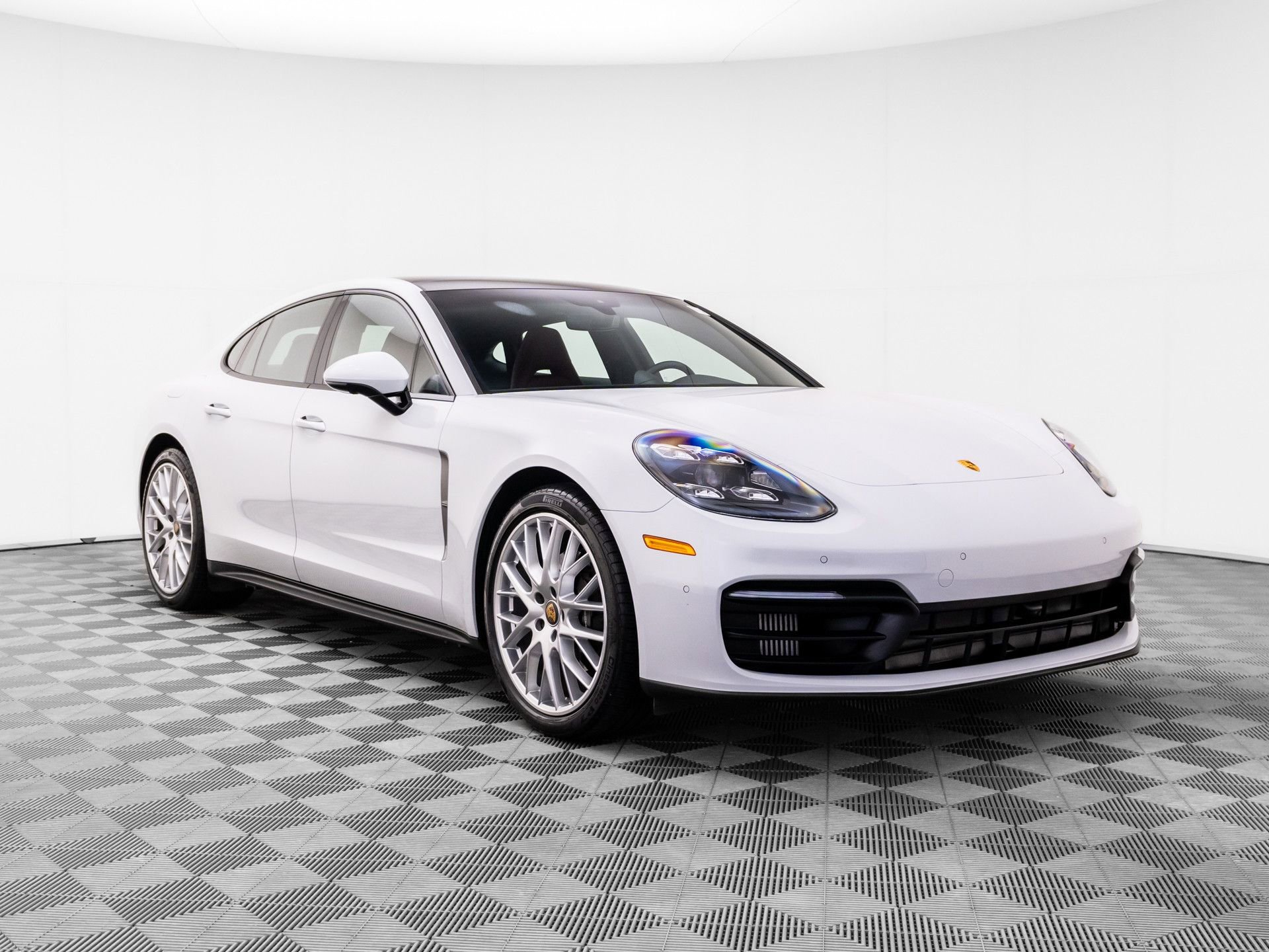 Certified 2022 Porsche Panamera 4 Platinum Edition AWD/4WD image 6