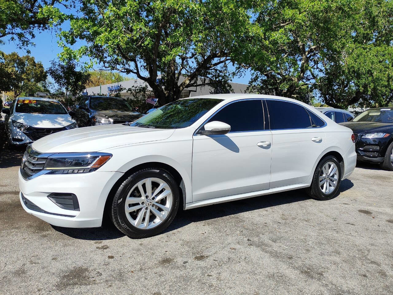 Used 2020 Volkswagen Passat 2.0T SE FWD image 4