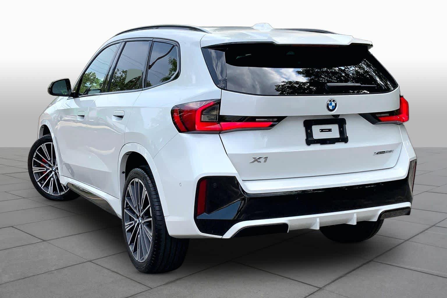 Used 2024 BMW X1 xDrive28i w/ M Sport Package AWD/4WD image 12