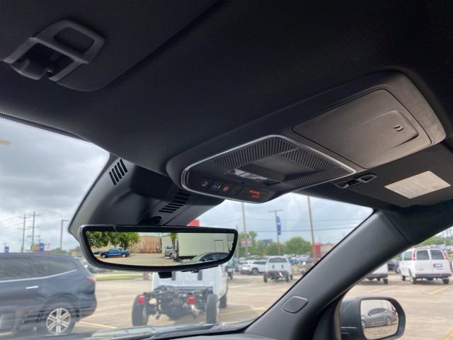 New 2026 Chevrolet Traverse RS w/ LPO, Floor Liner Package FWD image 28