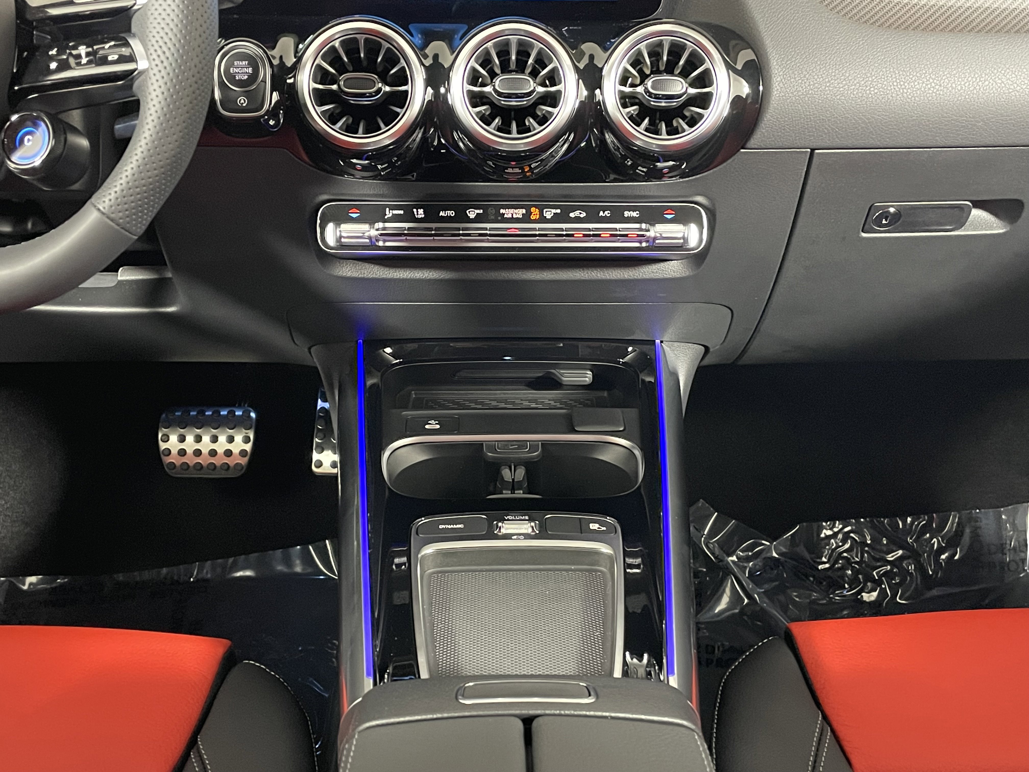 New 2026 Mercedes-Benz GLA 35 AMG 4MATIC image 18