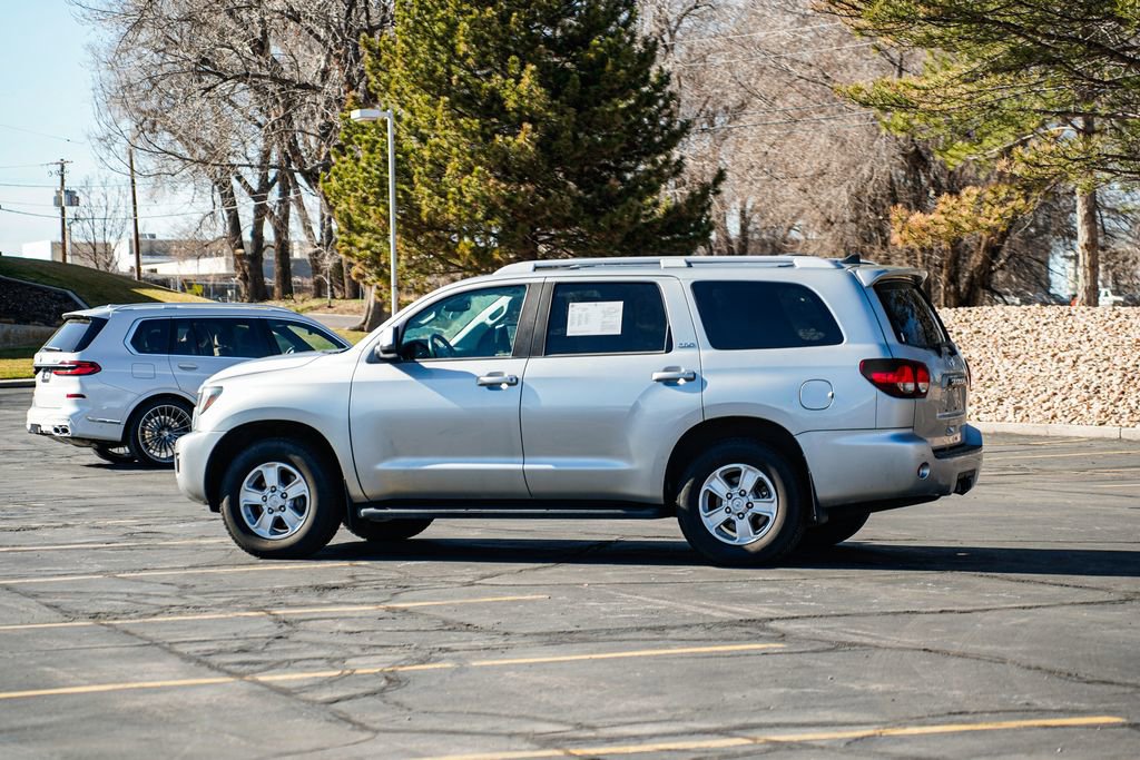 Used 2020 Toyota Sequoia SR5 w/ Premium Package image 7