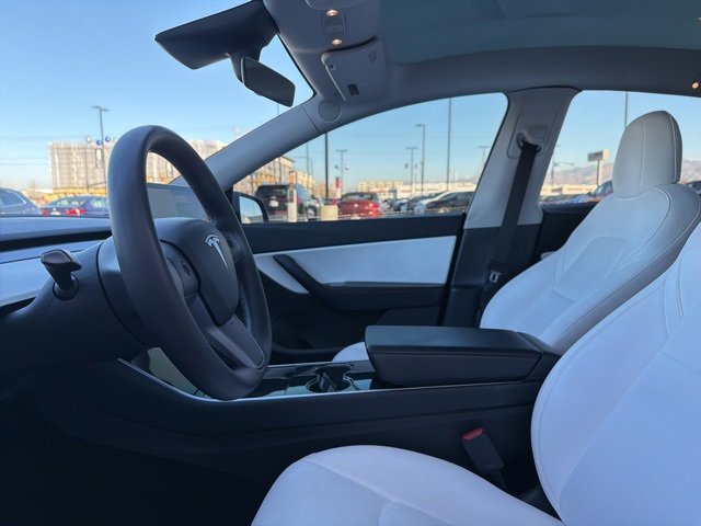 Used 2020 Tesla Model Y Long Range image 23