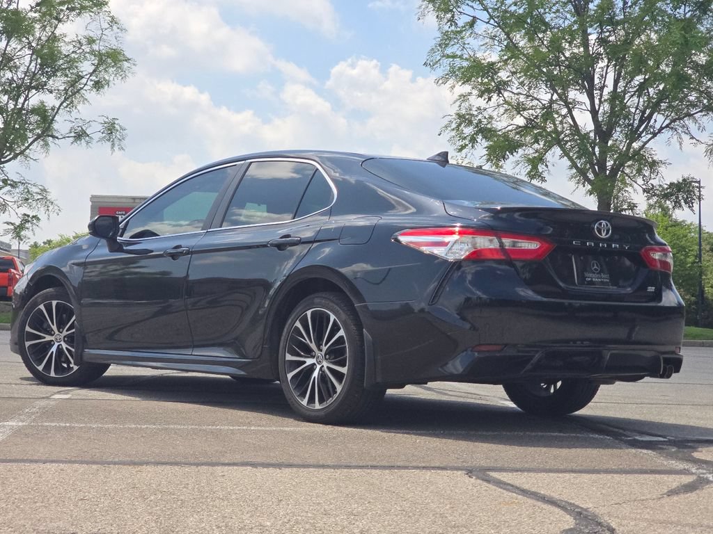 Used 2020 Toyota Camry SE FWD image 10