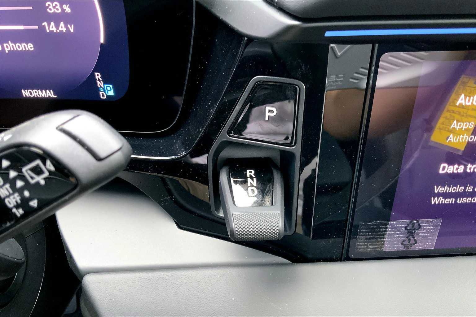 New 2025 Porsche Macan Turbo Electric image 17