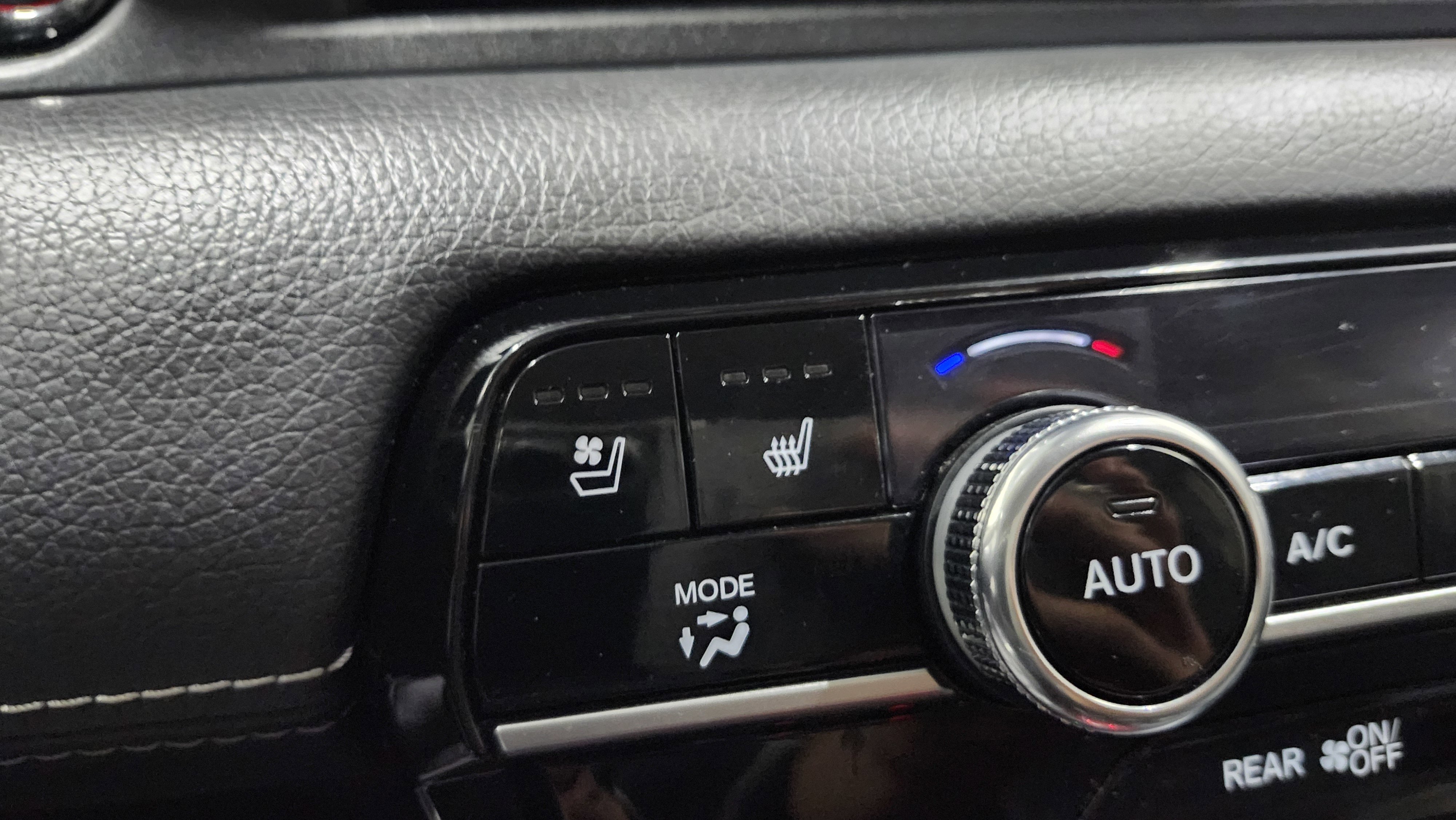 Used 2023 Honda Pilot Elite image 10