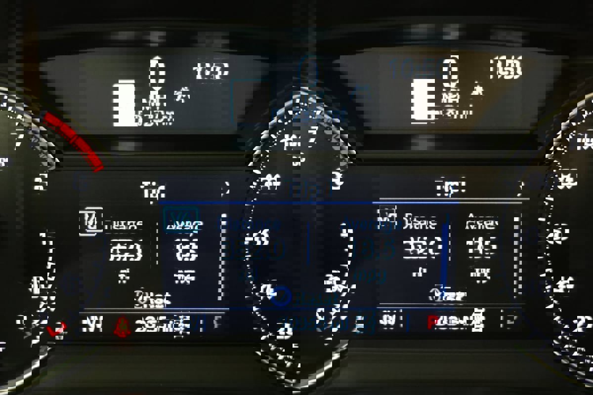 Used 2025 Cadillac XT6 Premium Luxury image 13