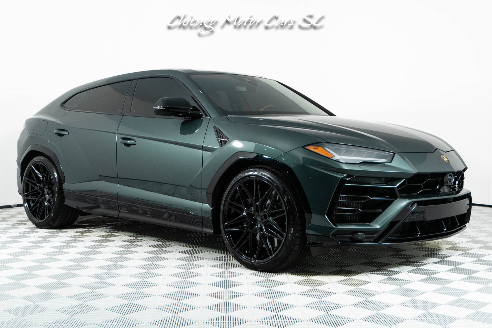 Used 2021 Lamborghini Urus AWD/4WD image 9