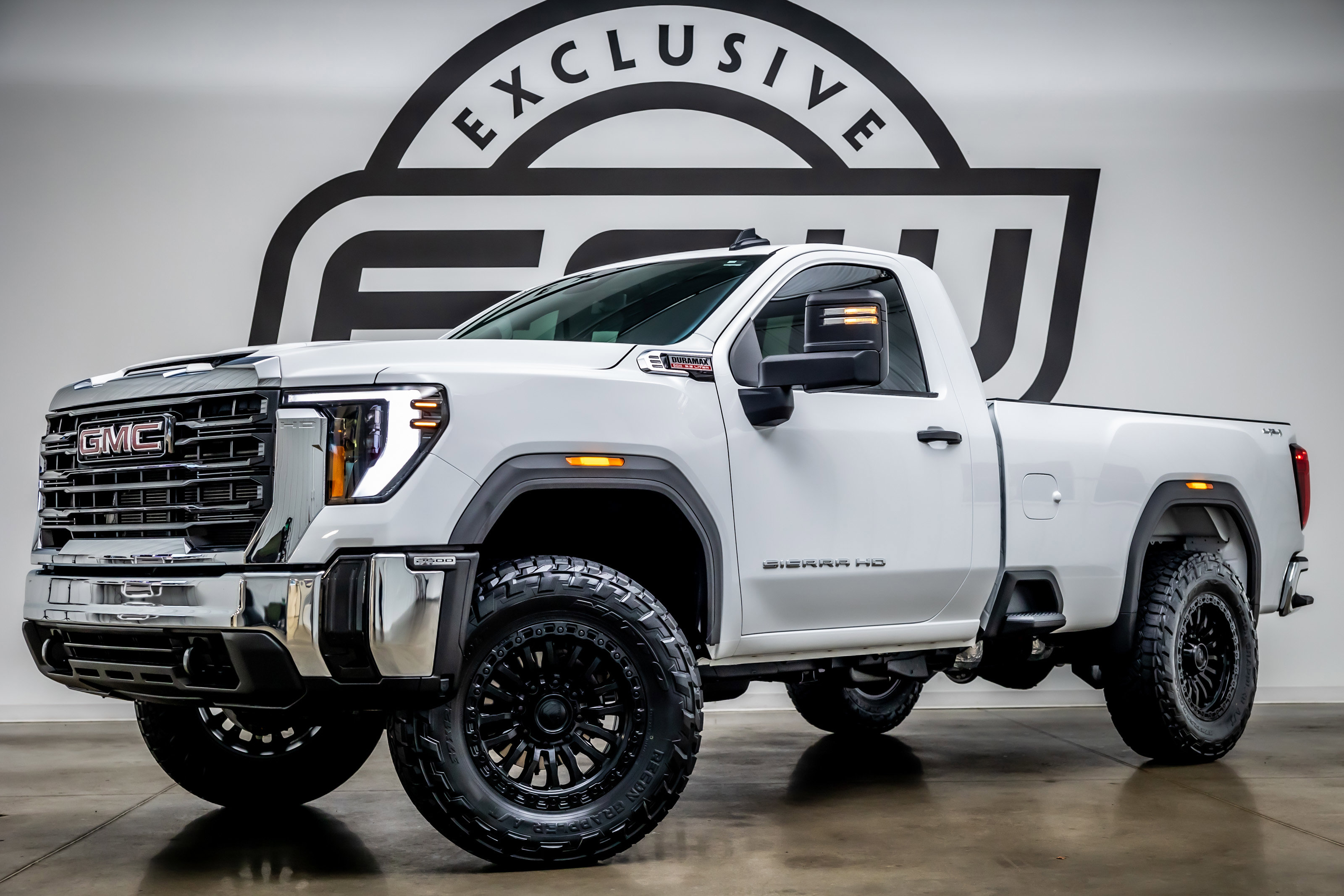 Used 2025 GMC Sierra 2500 Pro w/ Snow Plow Prep/Camper Package image 1