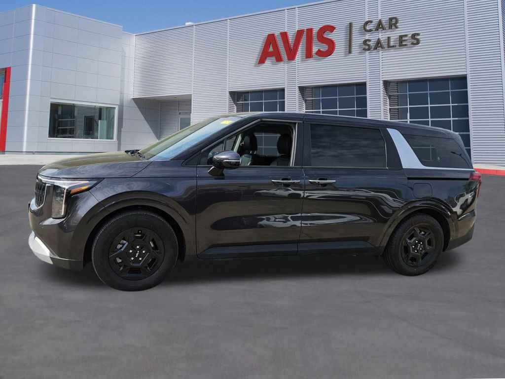 Used 2025 Kia Carnival image 2