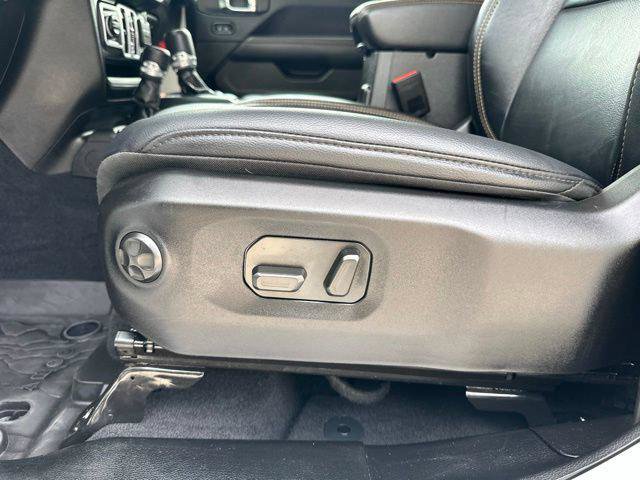 Certified 2025 Jeep Gladiator Overland AWD/4WD image 11