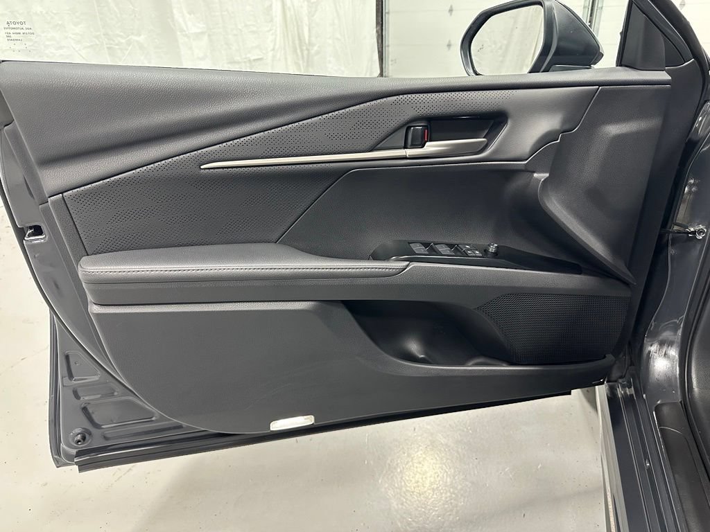 Used 2026 Toyota Camry XSE FWD image 8