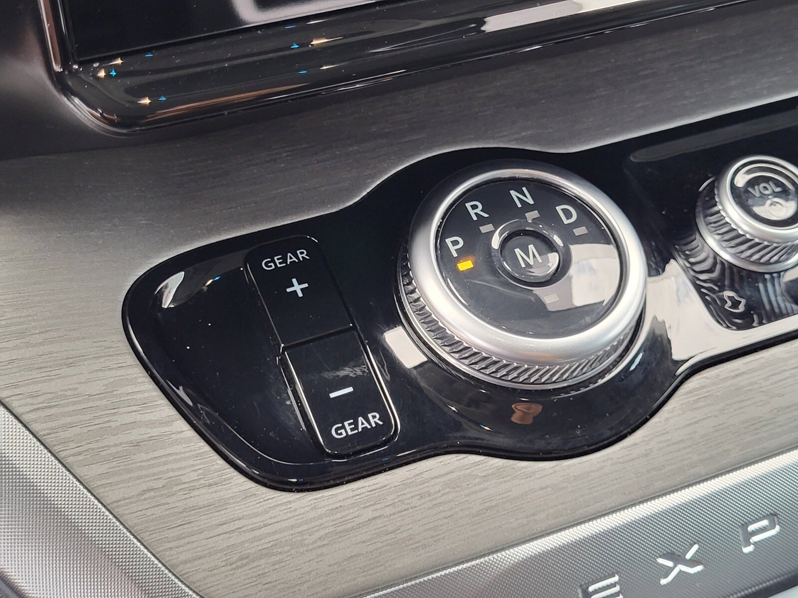 Certified 2025 Ford Expedition Platinum image 26