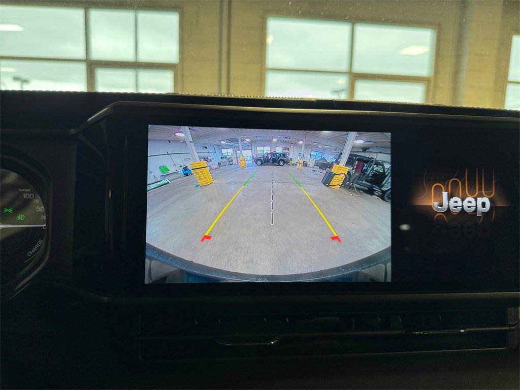 Used 2024 Jeep Wrangler Unlimited Sahara image 18