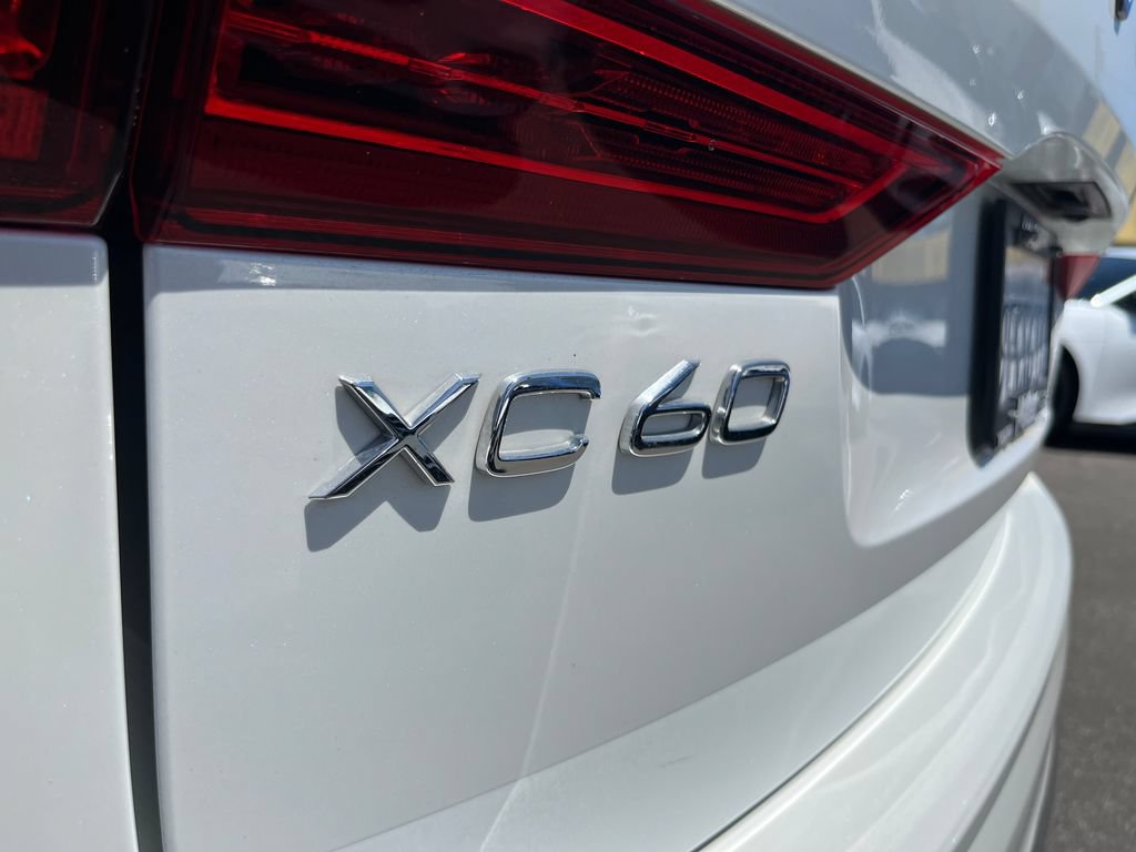Used 2023 Volvo XC60 B5 Plus AWD/4WD image 12