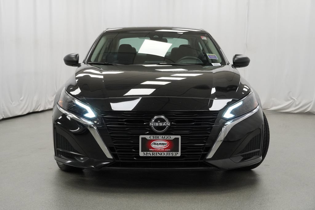 Used 2025 Nissan Altima 2.5 SV FWD image 8