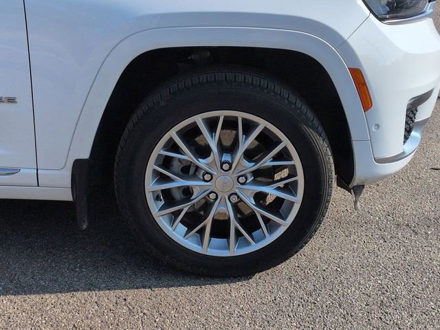 Used 2024 Jeep Grand Cherokee L Summit w/ Advanced Protech Group IV image 10