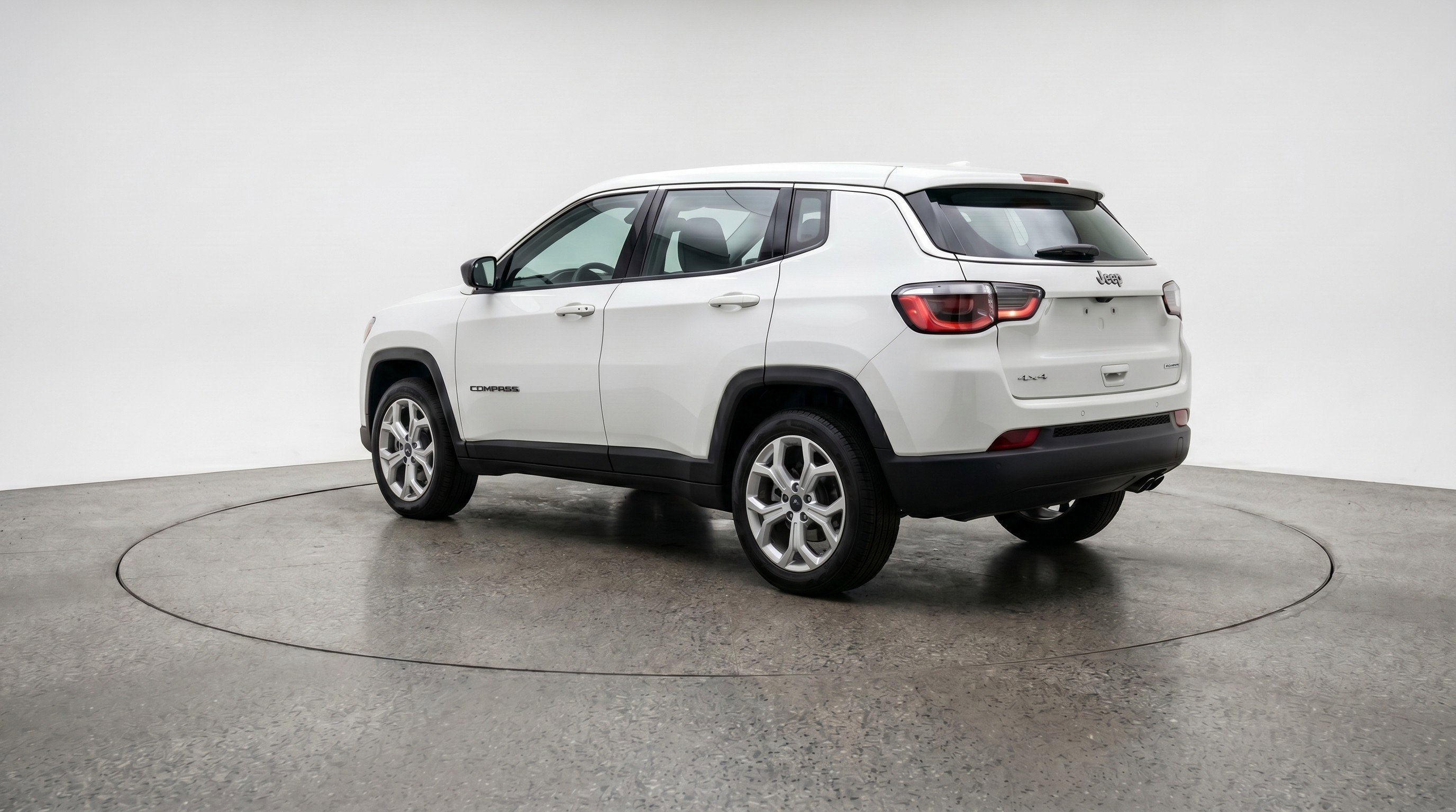 Used 2025 Jeep Compass Latitude AWD/4WD image 6