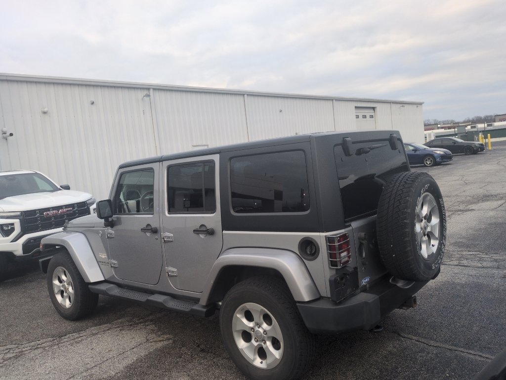Used 2013 Jeep Wrangler Unlimited Sahara w/ Dual Top Group image 8