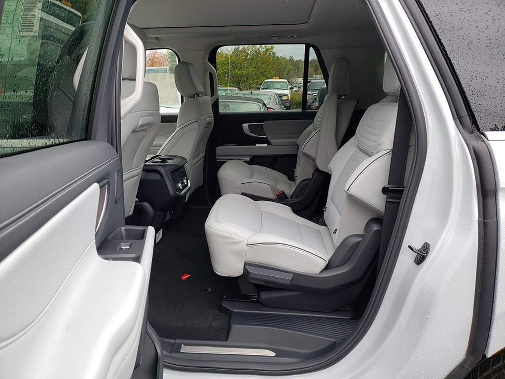 New 2025 Ford Expedition Max Platinum w/ Platinum Ultimate Package image 11