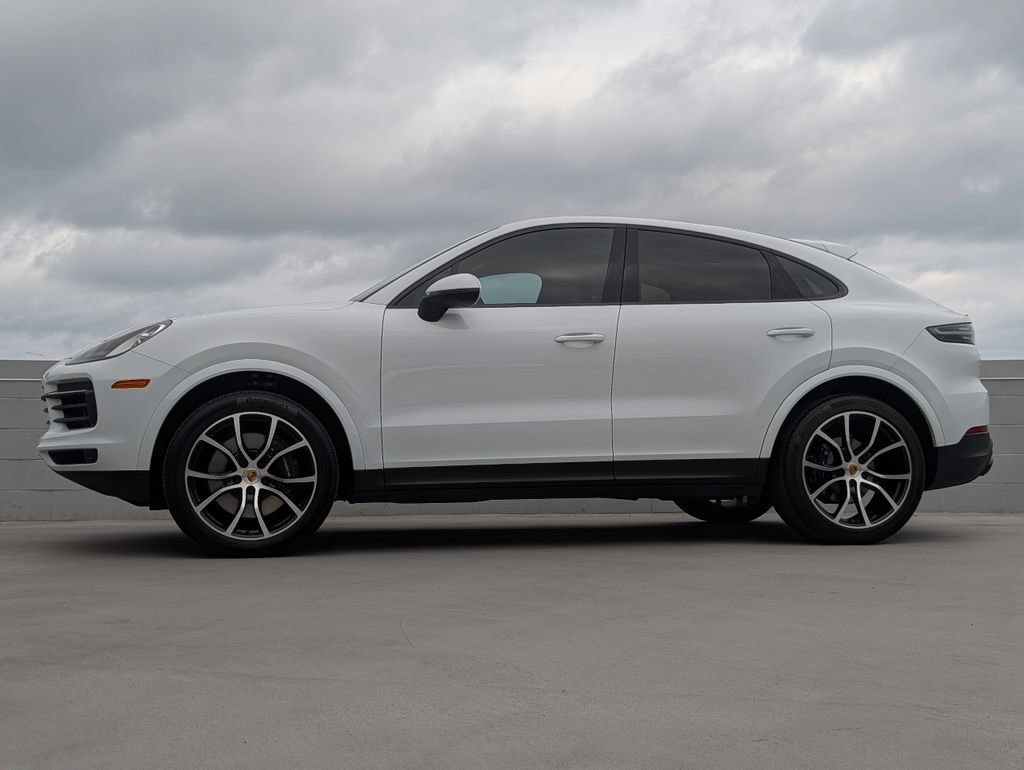 Certified 2023 Porsche Cayenne Platinum Edition AWD/4WD image 2