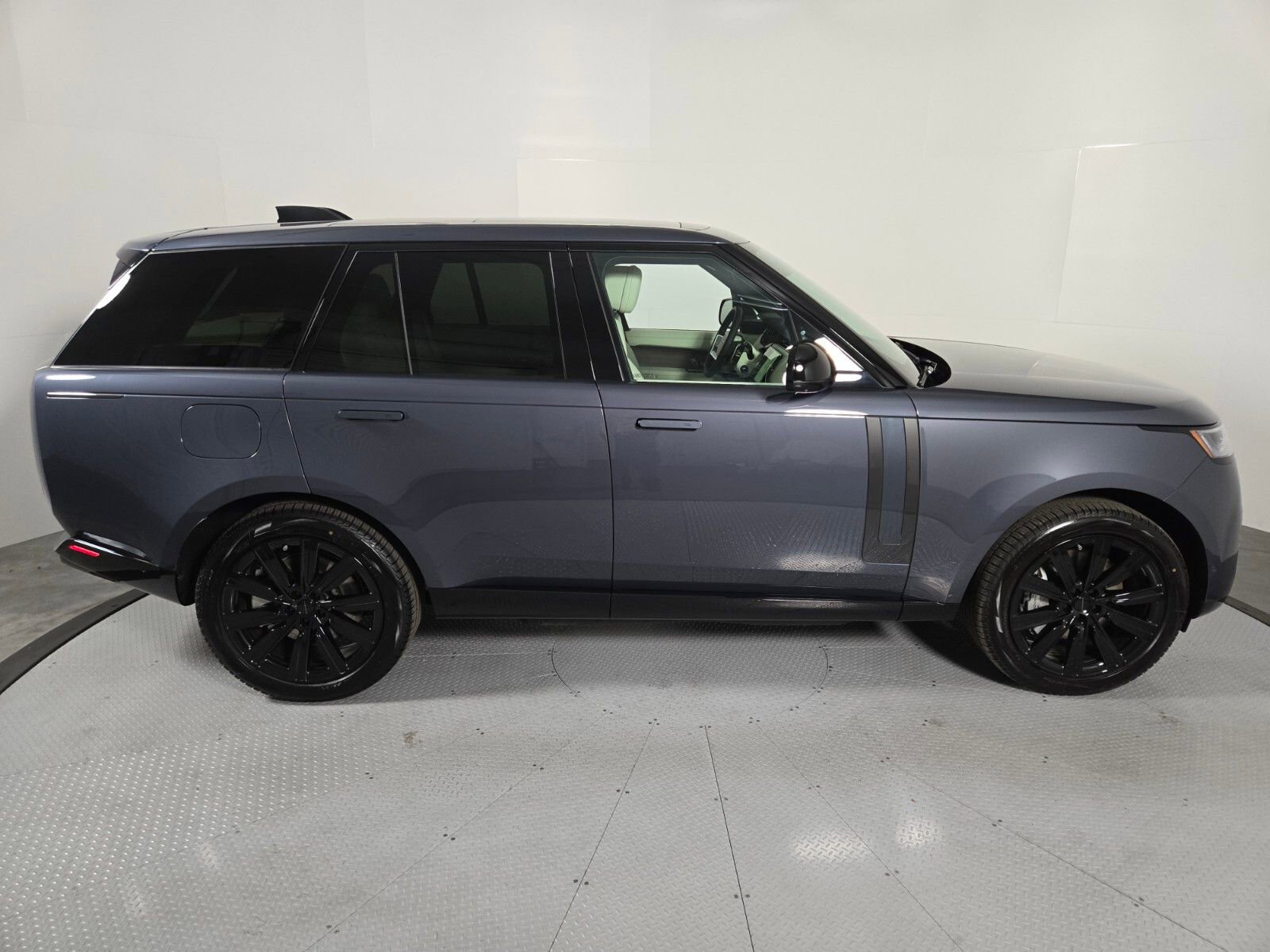 New 2026 Land Rover Range Rover SE image 6