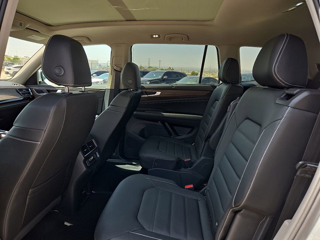 Used 2025 Volkswagen Atlas SEL image 15