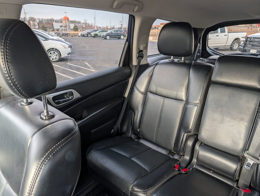 Used 2020 Nissan Pathfinder SL AWD/4WD image 12