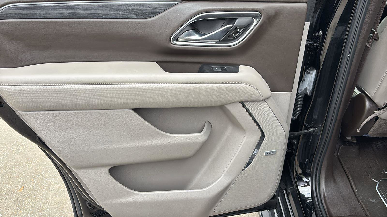 Used 2021 GMC Yukon SLT w/ SLT Luxury Plus Package image 16